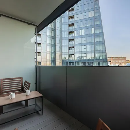 Hanza Tower Studio 720 Appartamento *
